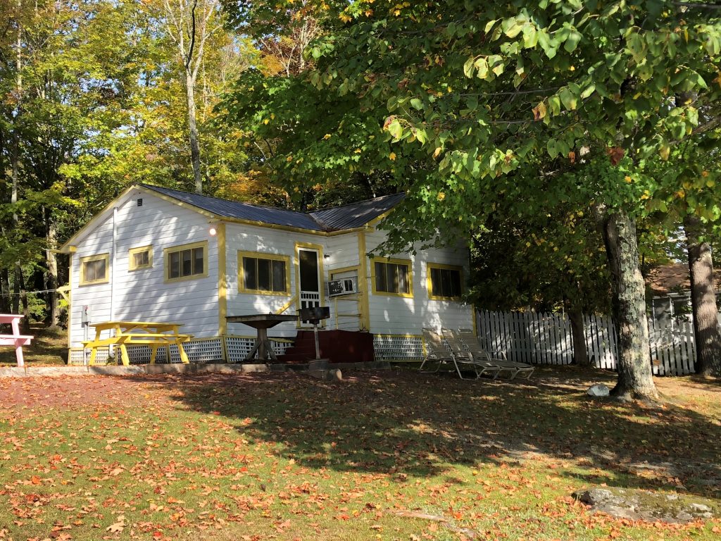Gold Cottage_Front Lake St. Catherine Cottages