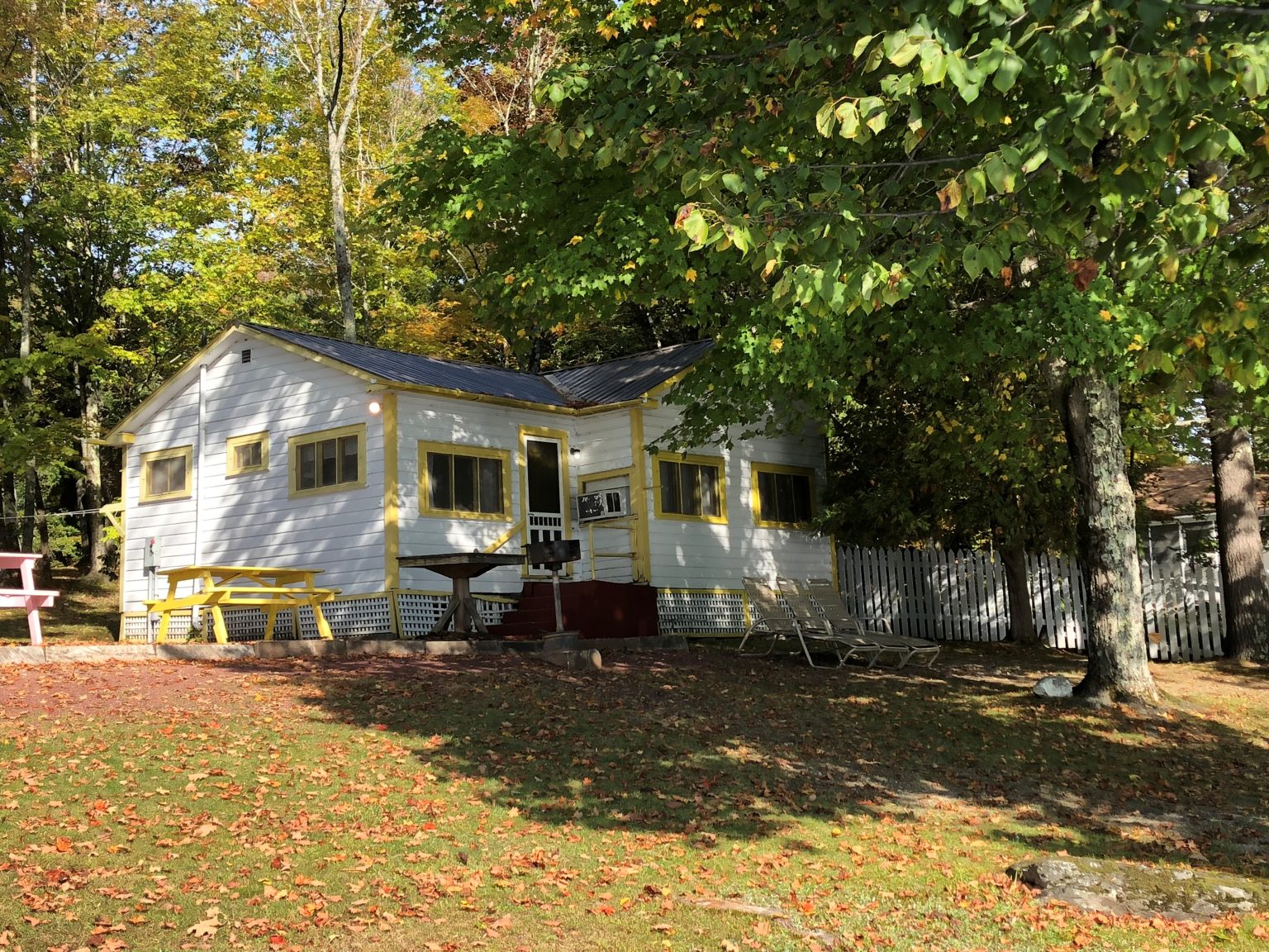 Gold Cottage_Front Lake St. Catherine Cottages
